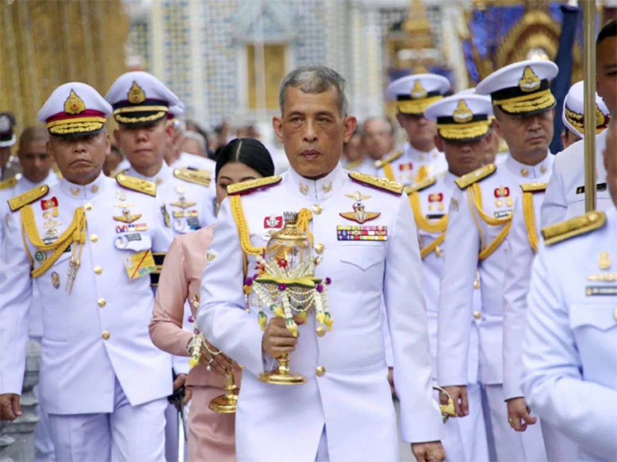 thaiföldi ingatlanok új király