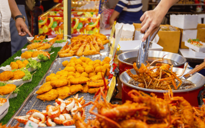 Terülj, terülj asztal thai! – Egy ételsor a leggyakoribb Thai nemzeti ételekből.